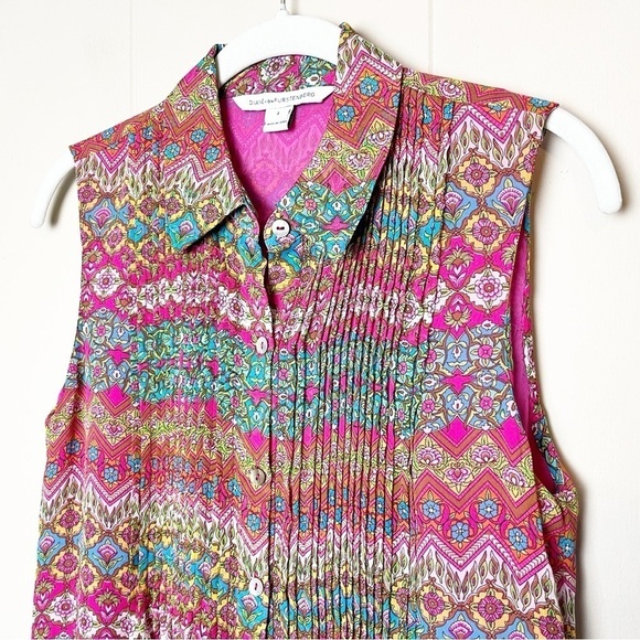 Diane von Furstenberg 100% silk Blakely Sleeveless Blouse 4 top button floral - Picture 3 of 13